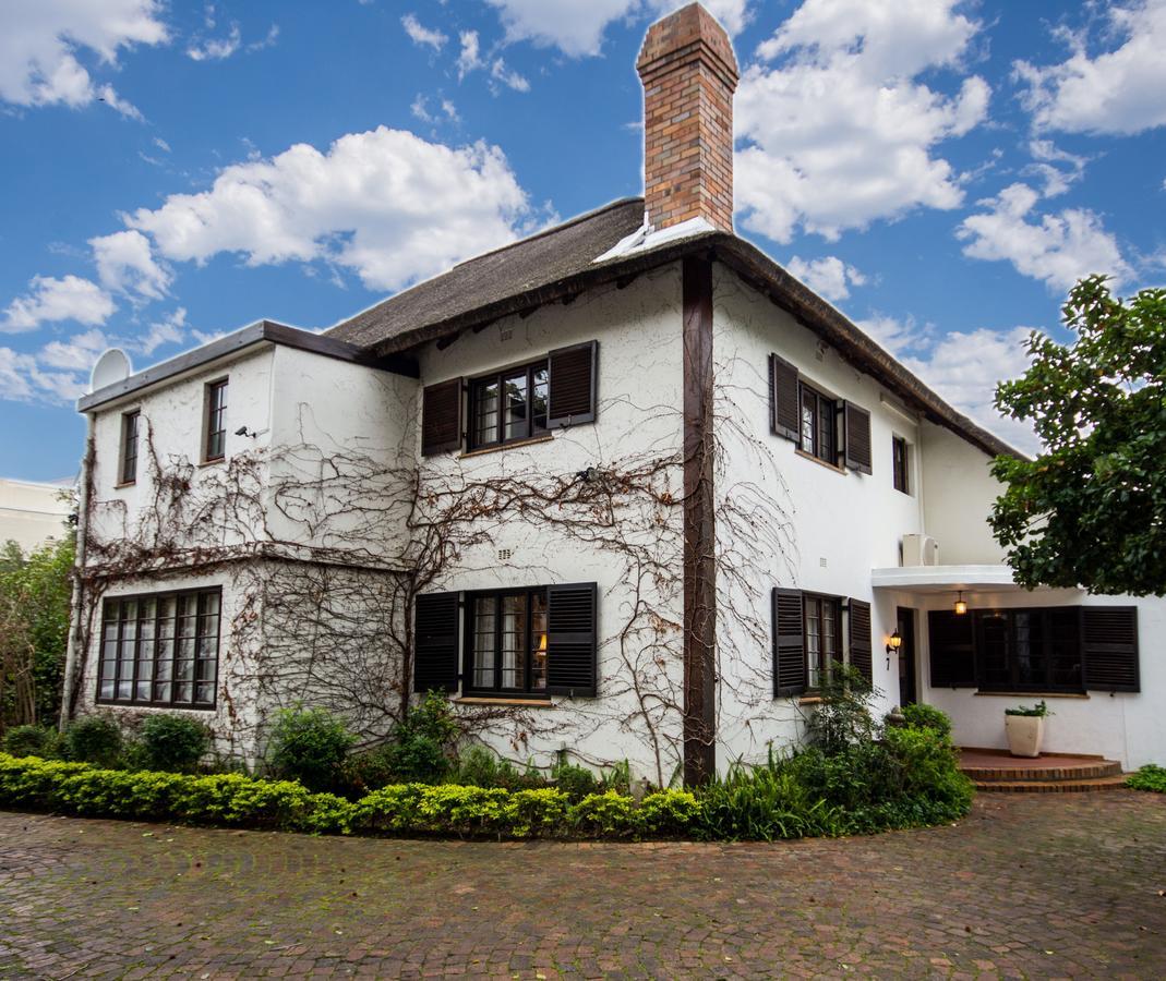 Albarosa Guest House สเตลเลนบอช ภายนอก รูปภาพ