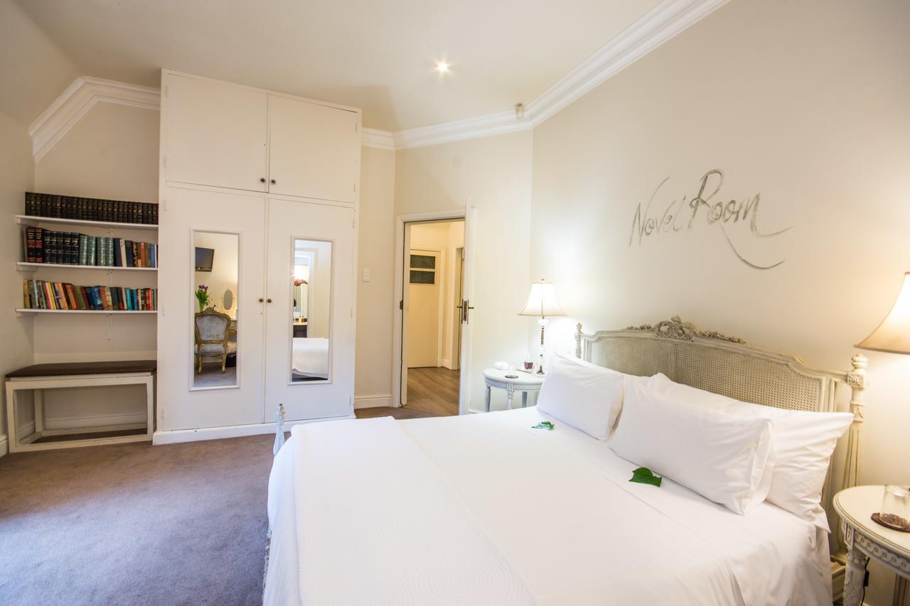 Albarosa Guest House สเตลเลนบอช ภายนอก รูปภาพ