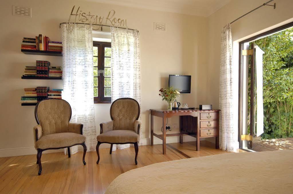 Albarosa Guest House สเตลเลนบอช ภายนอก รูปภาพ